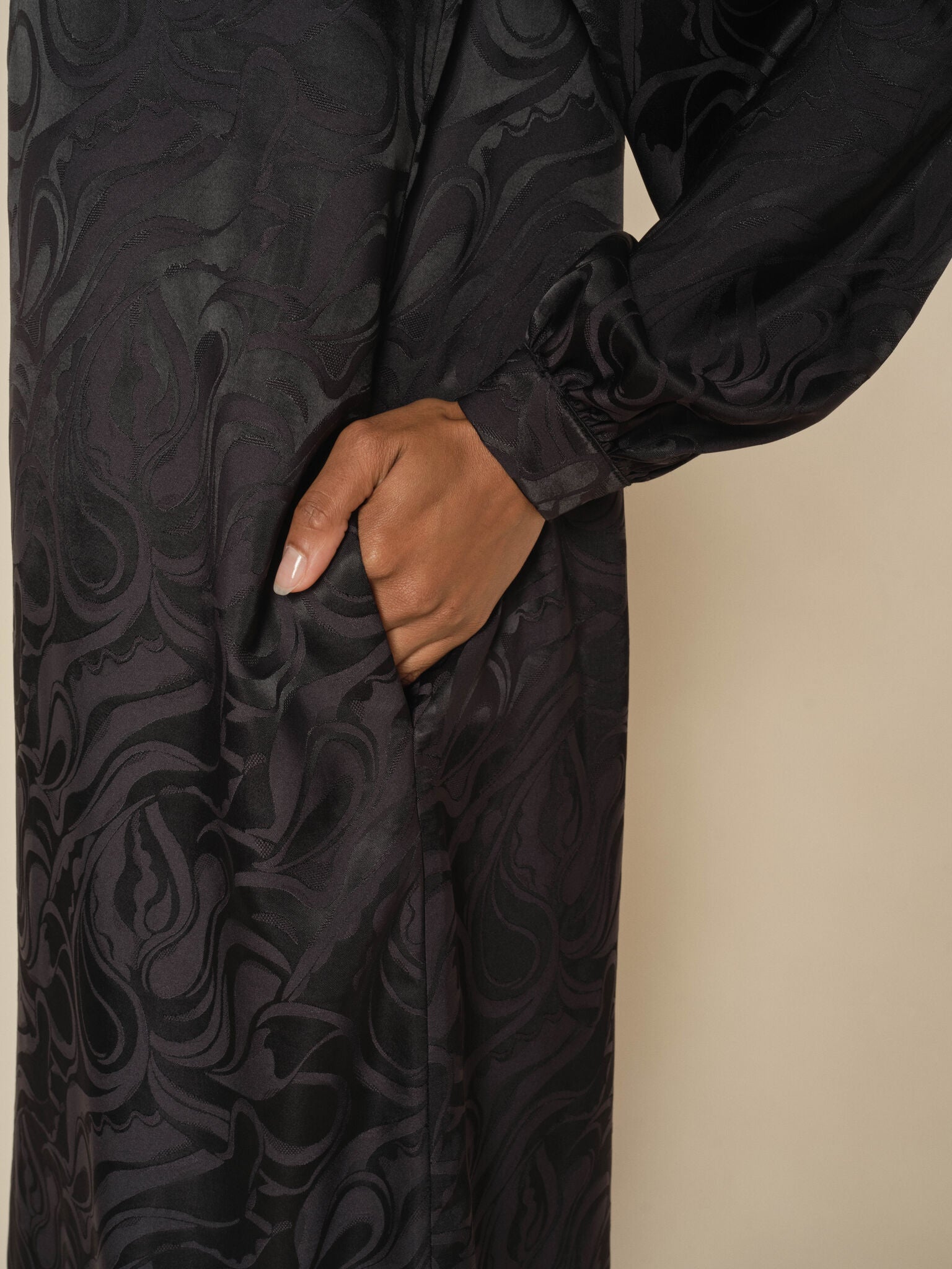 Modelshot / Black / Detail